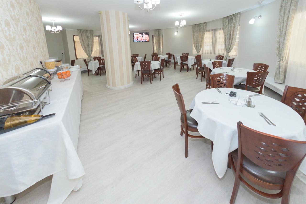 Hotel Promenada Mamaia Buitenkant foto