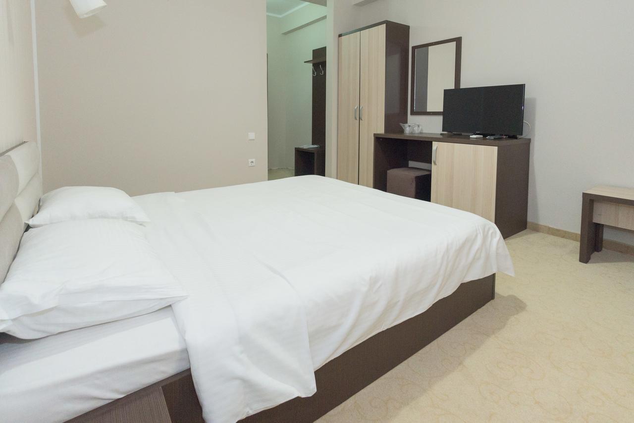 Hotel Promenada Mamaia Buitenkant foto