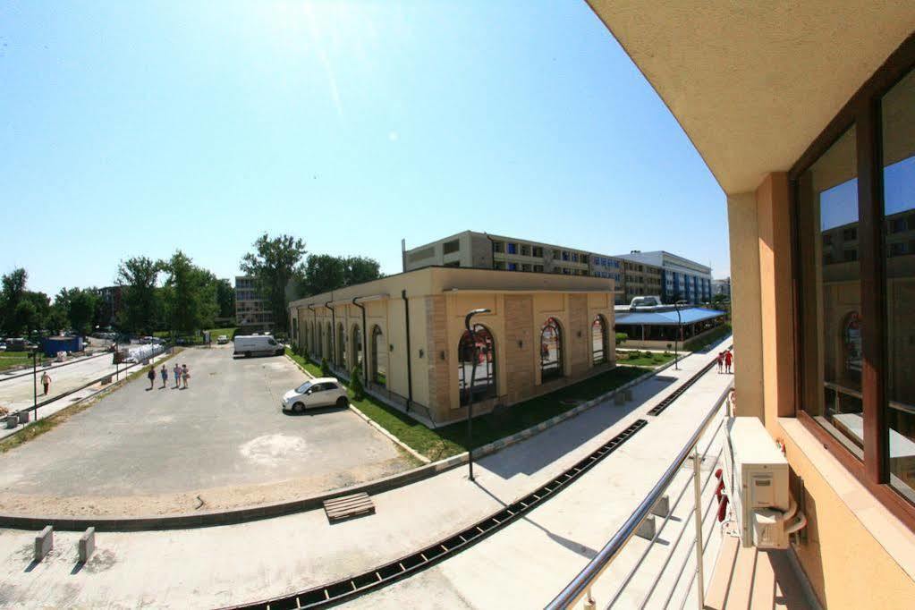 Hotel Promenada Mamaia Buitenkant foto